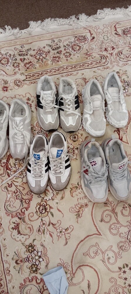Adidas. - 3