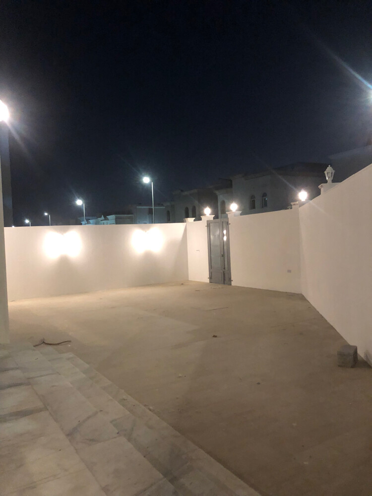للبيع فيلا جديدة الوكير - 24