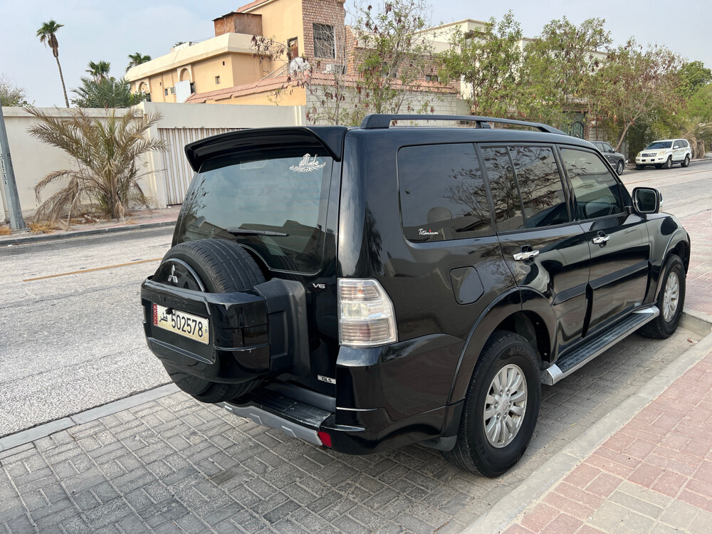Pajero 3.5 2012 Good Condition  - 4