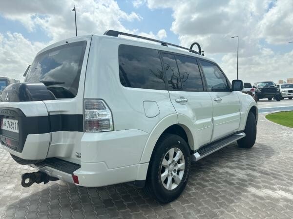 MITSUBISHI PAJERO 2017 - 2