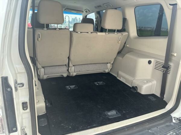 MITSUBISHI PAJERO 2017 - 6