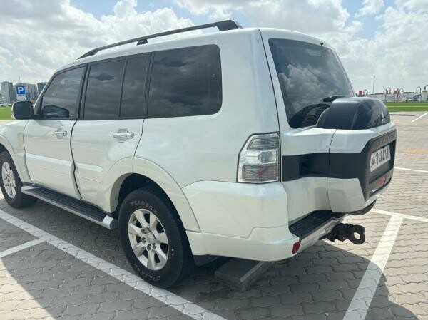MITSUBISHI PAJERO 2017 - 7