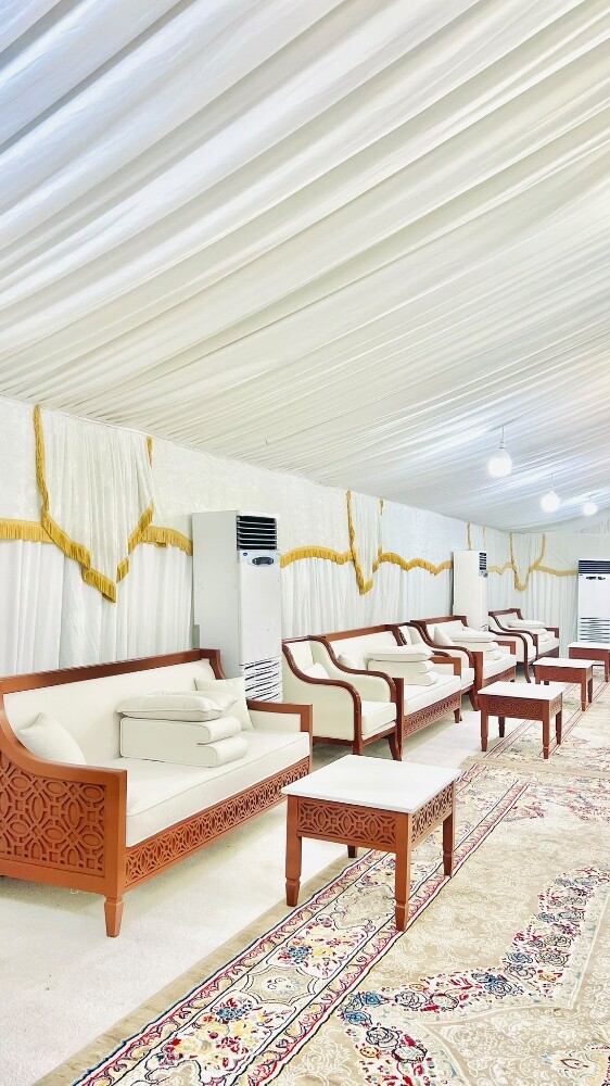 طاولات وكراسي للايجار - 2