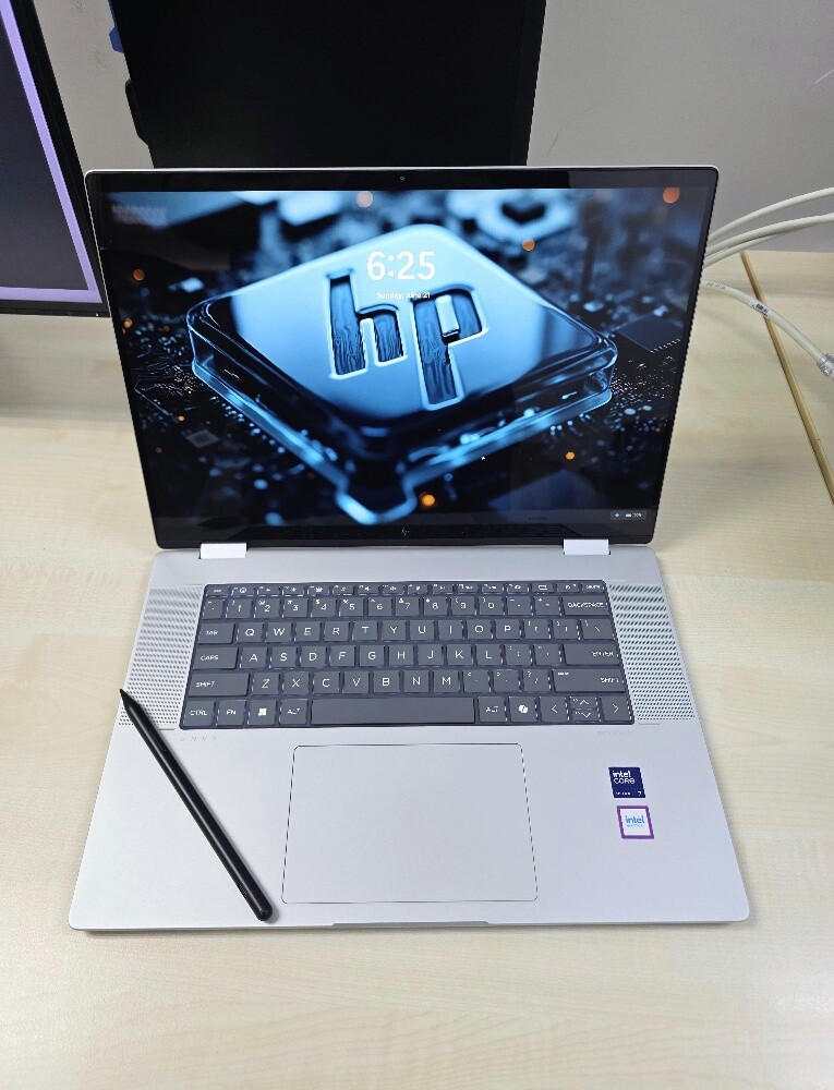 HP Envy x360 Ultra 7 16GB-1TB 16"WU - 2