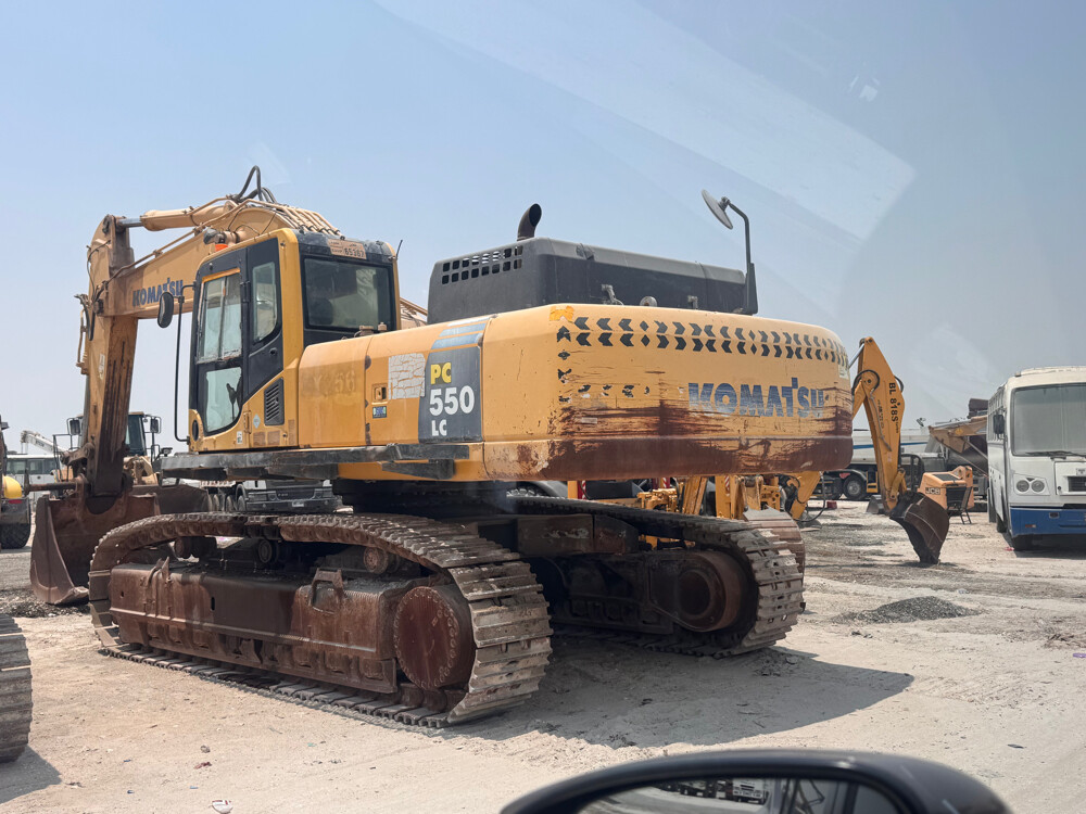 للبيع حفار كماتسو 550  - 1