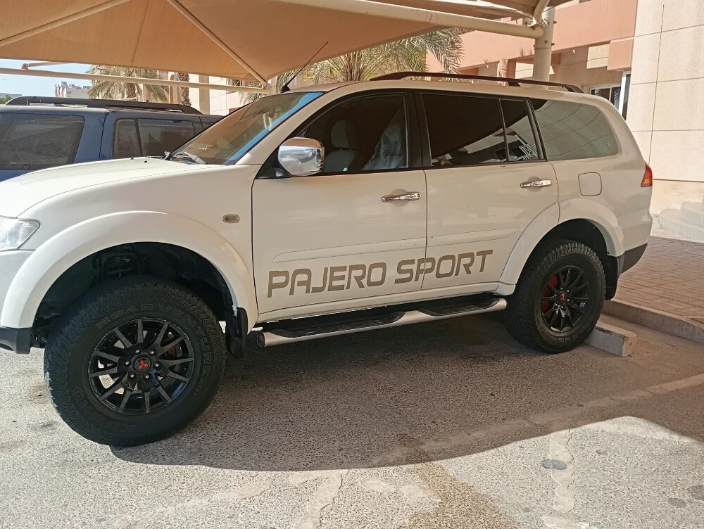 Pajero sport 2009 - 3