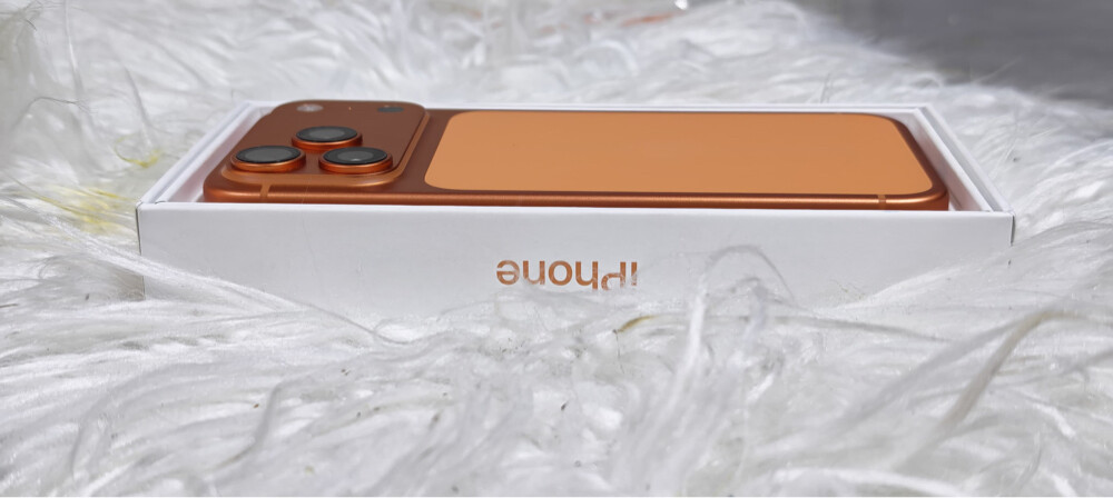 Iphone 17 promax 256 - 2