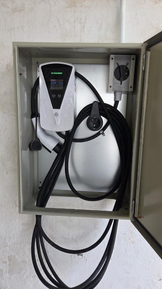 Car charger installation - 4