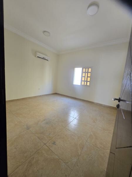 5 villa Available in umm salal - 4