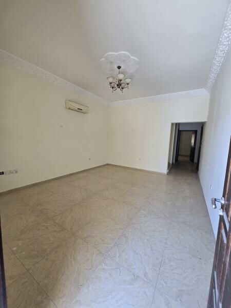 5 villa Available in umm salal - 2