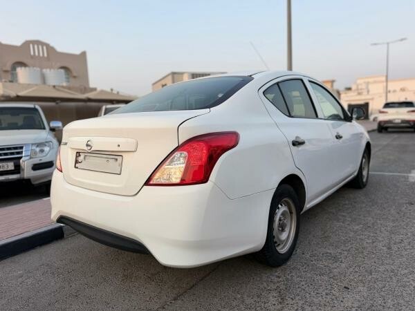 NISSAN SUNNY 2014 - 3