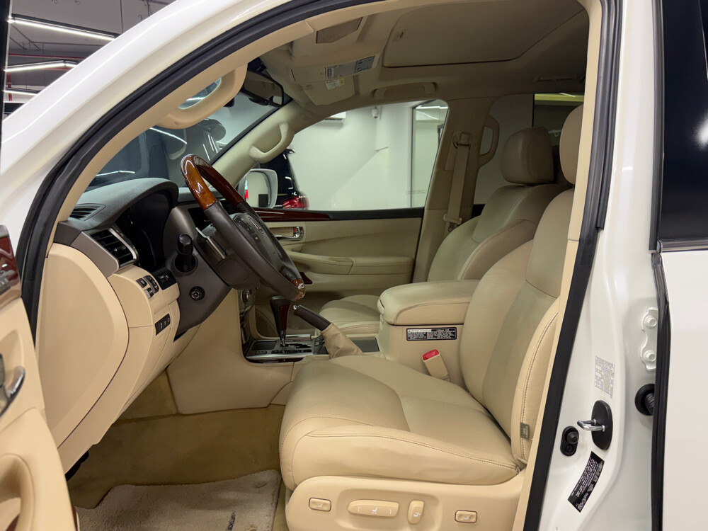 Lexus LX570 - 8