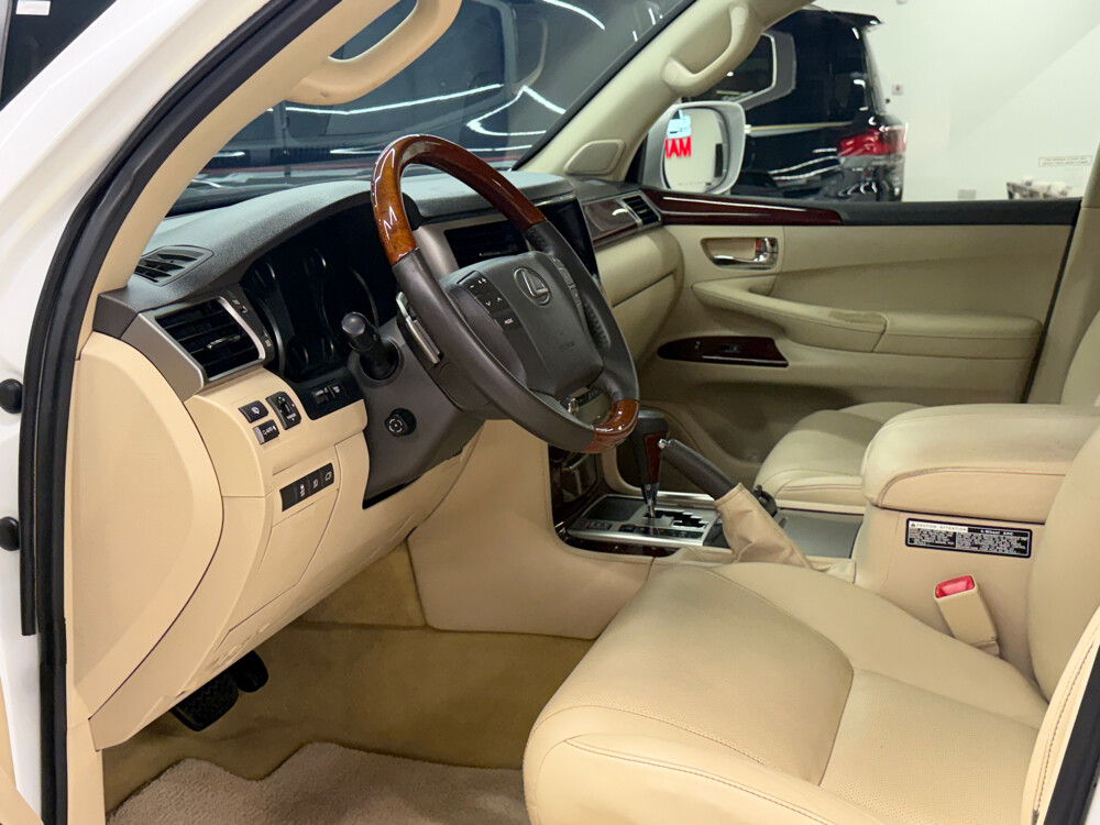 Lexus LX570 - 6
