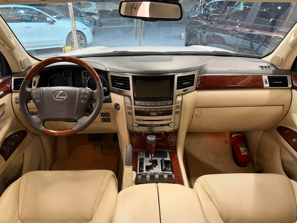 Lexus LX570 - 7