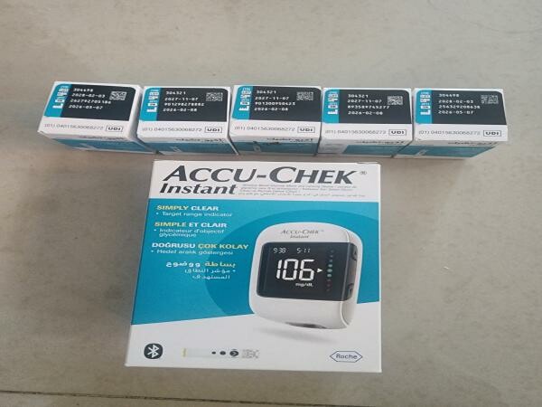 Accu-Check Instant Device & Strip - 2