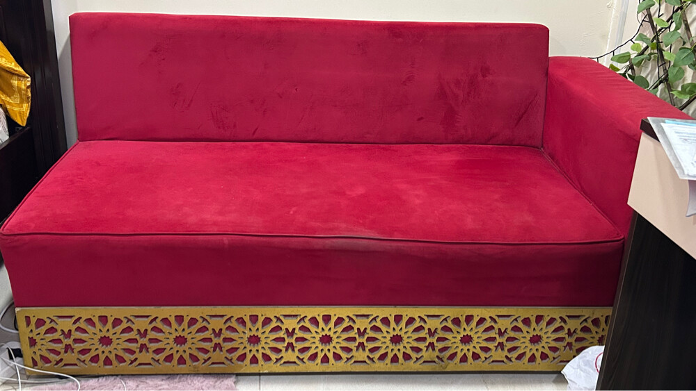 red sofa - 4