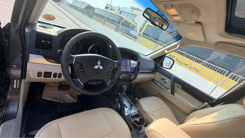 Mitsubishi Pajero 3.5 L 2014 - 12