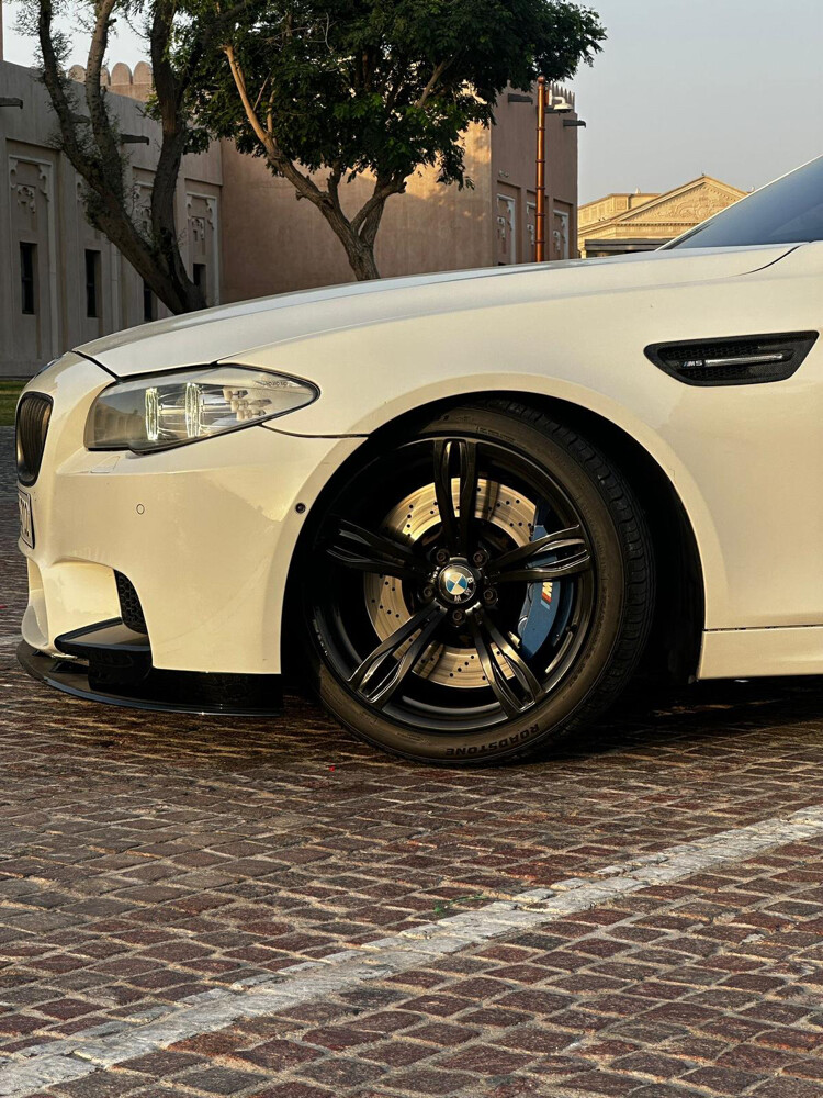 BMW M5 F10 2013 v8 - 4