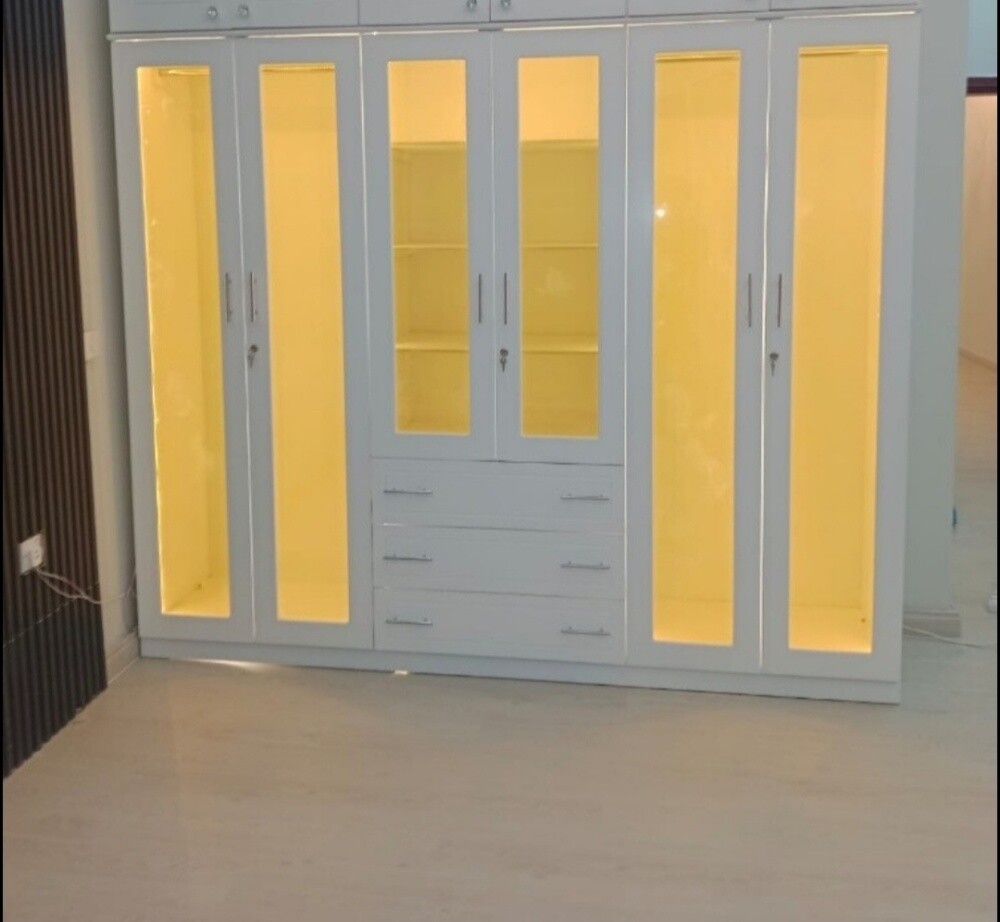 Glass cabinet with light inside - 4