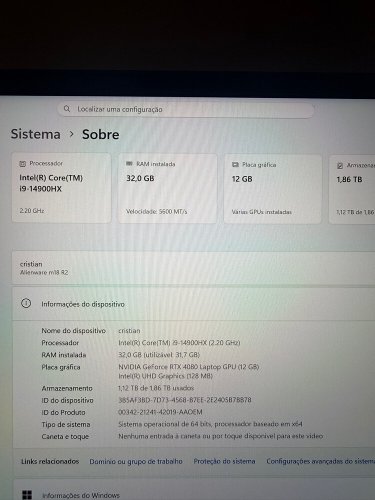 Alienware m18 R2 Gaming Laptop Bund - 2