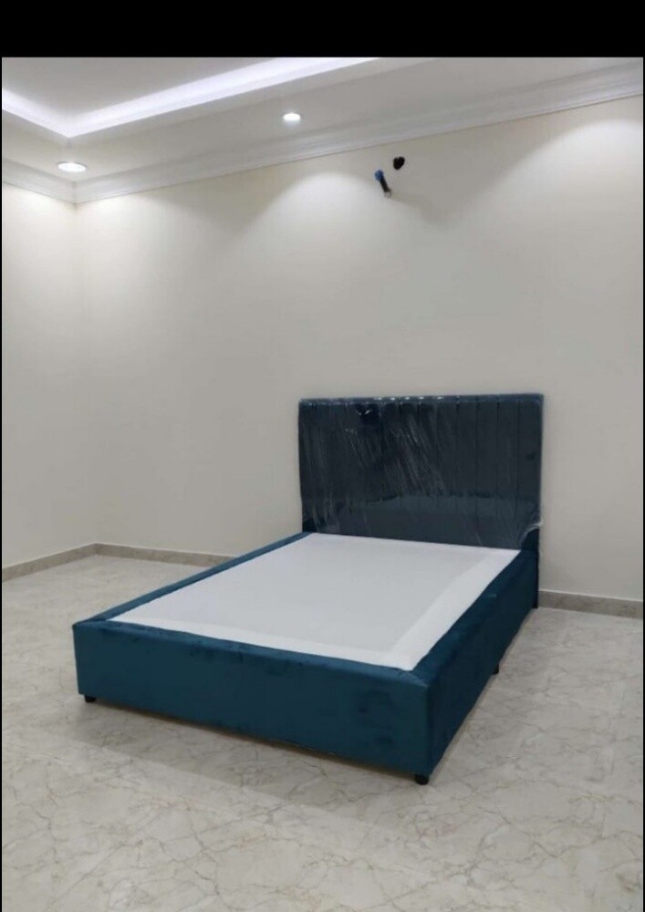 Complete bedroom set, bed, mattress - 6