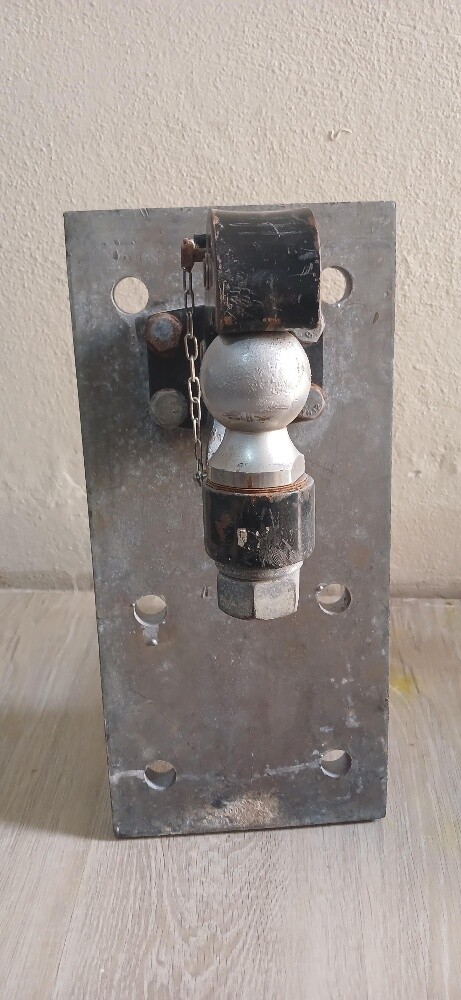 heavy-duty adjustable trailer hitch - 4
