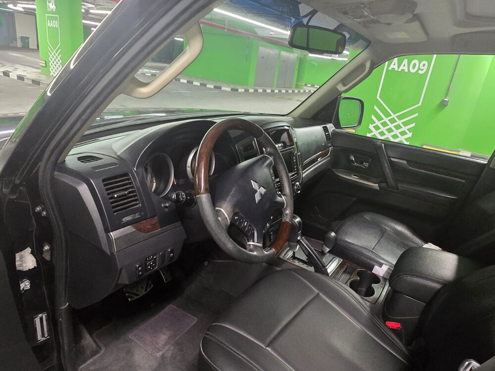 Mitsubishi Pajero - 7