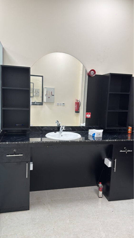 For sale men's salon - 5