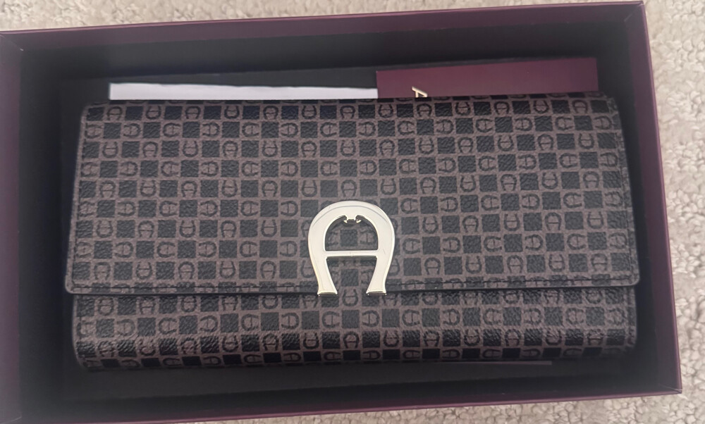 Aigner Wallet - 9