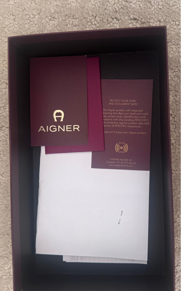 Aigner Wallet - 10