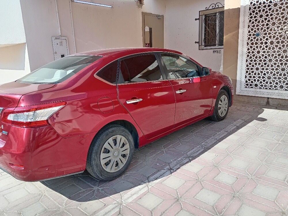 Nissan sentara - 2