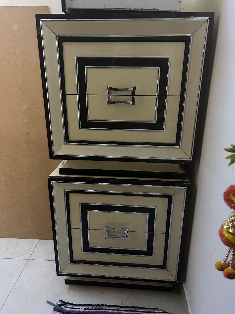Dress table + 2 Small storage Cupbo - 5