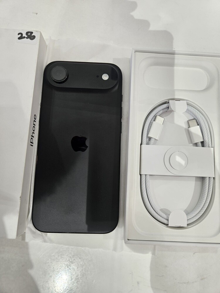 iPhone 17 Air - 1