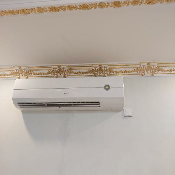 Gree split ac 2.5ton good condition - 2