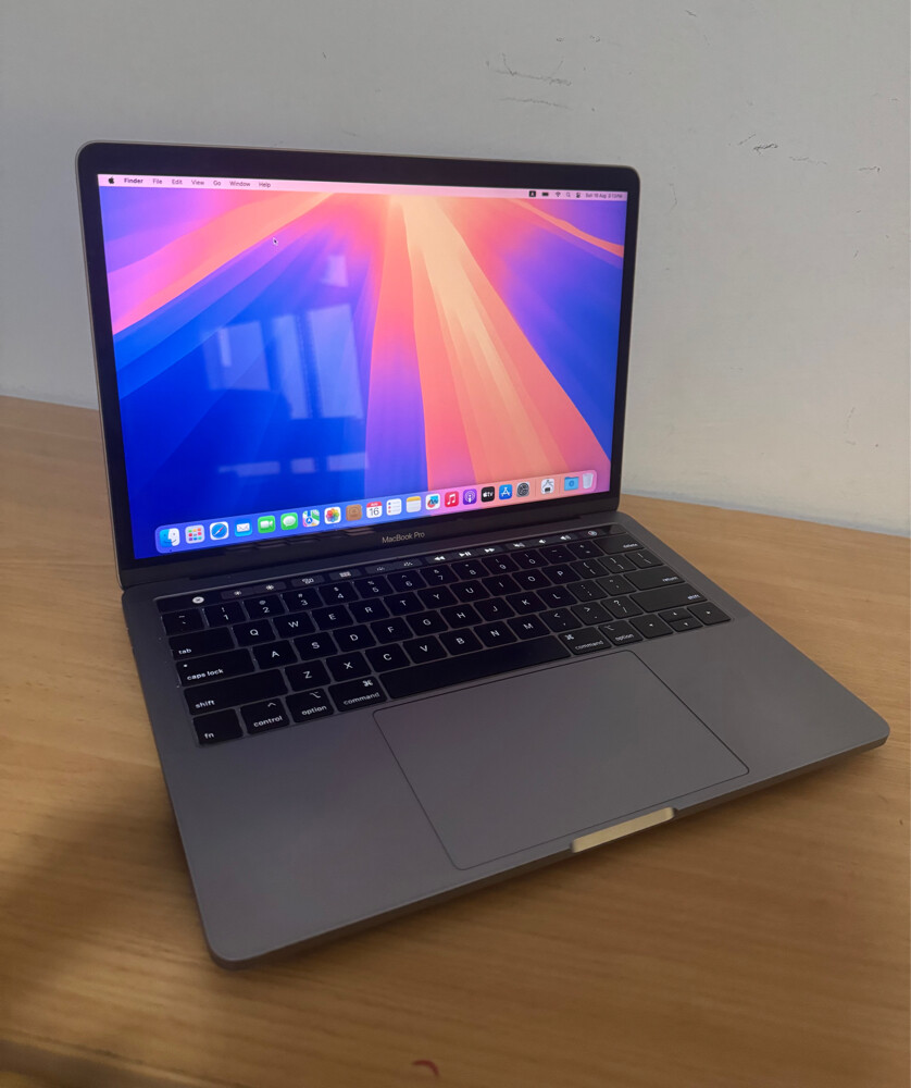 MacBook Pro 2019 , sequoia - 2