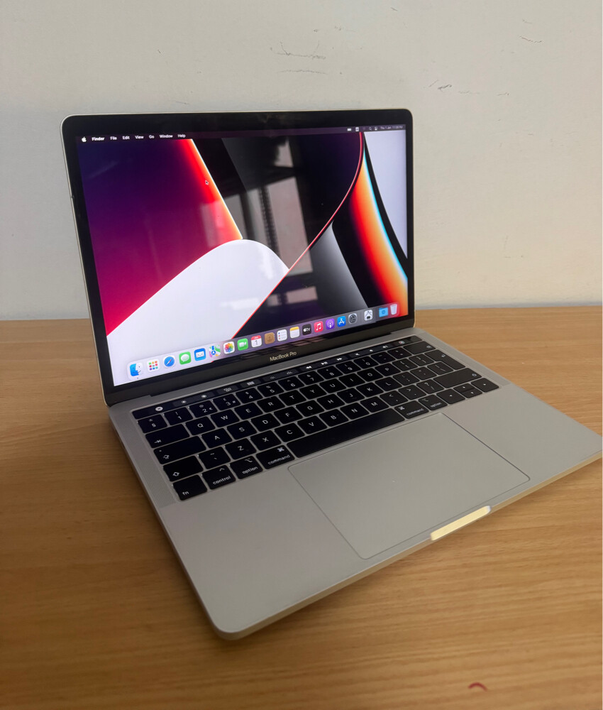 MacBook Pro 2018 core i7 ,ram 16  - 2