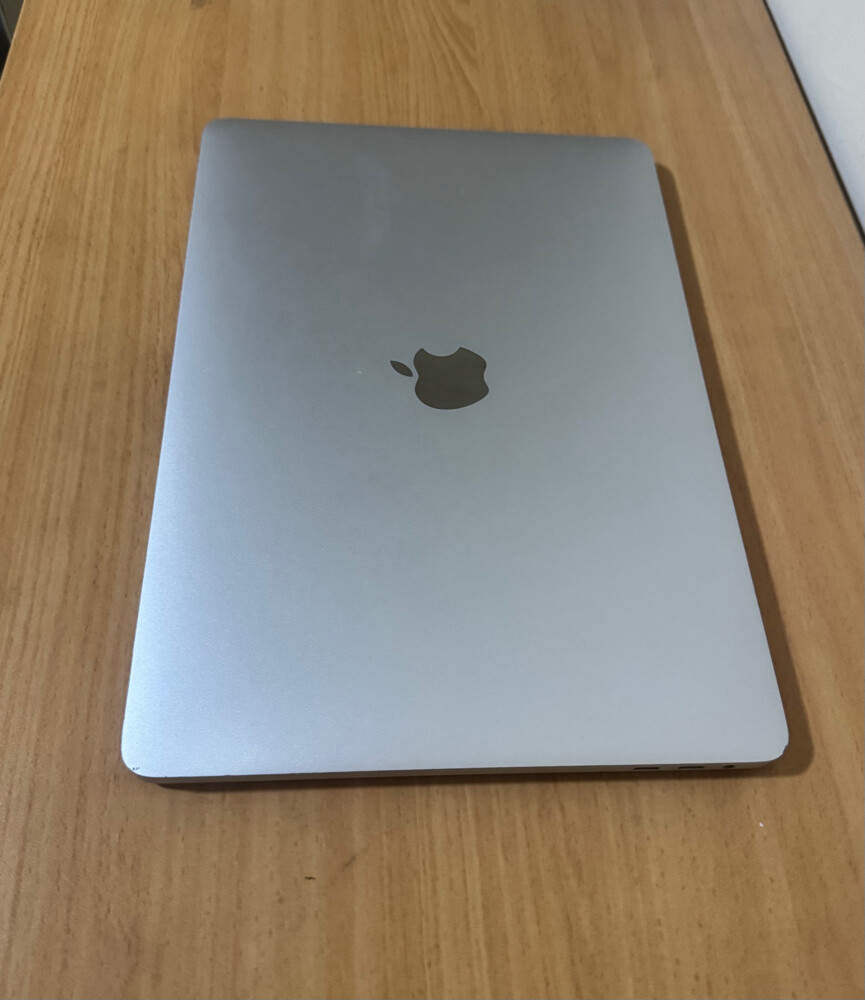 MacBook Pro 2018 core i7 ,ram 16  - 6