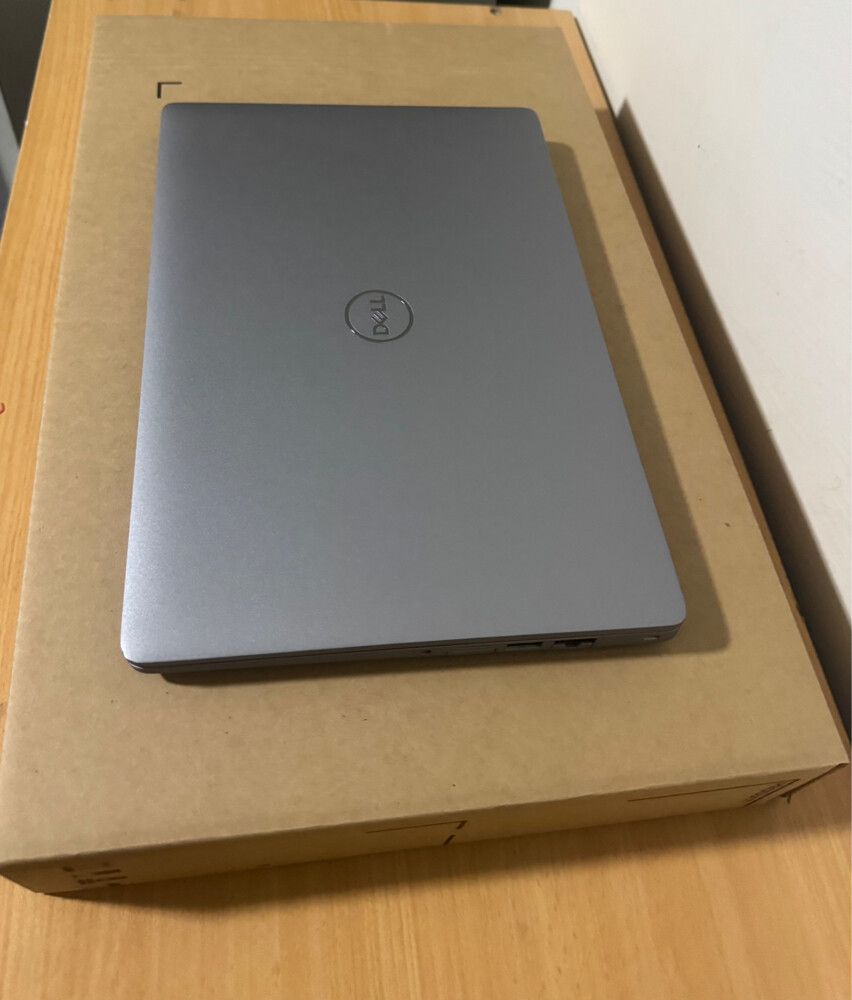 laptop dell 10th gen , like new - 5