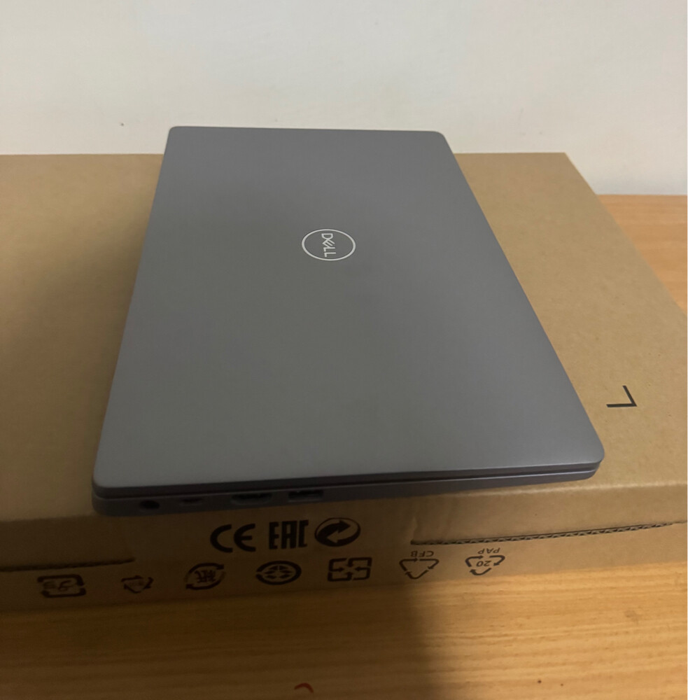 laptop dell 10th gen , like new - 2