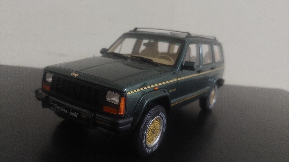 1:18 95 jeep cherokee model car - 1