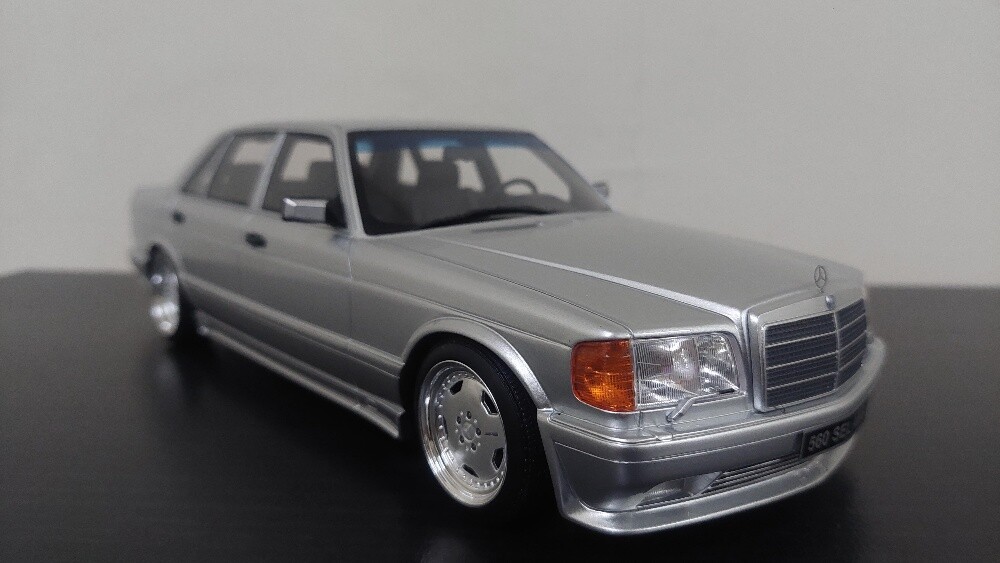 1:18 89 MB 560 AMG model car - 1