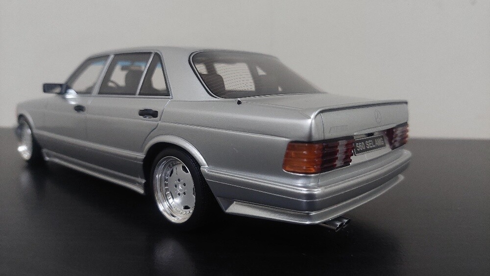 1:18 89 MB 560 AMG model car - 2