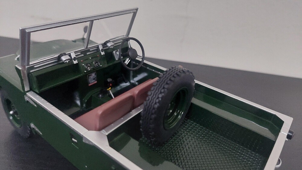 1:18 57 land rover model car - 4