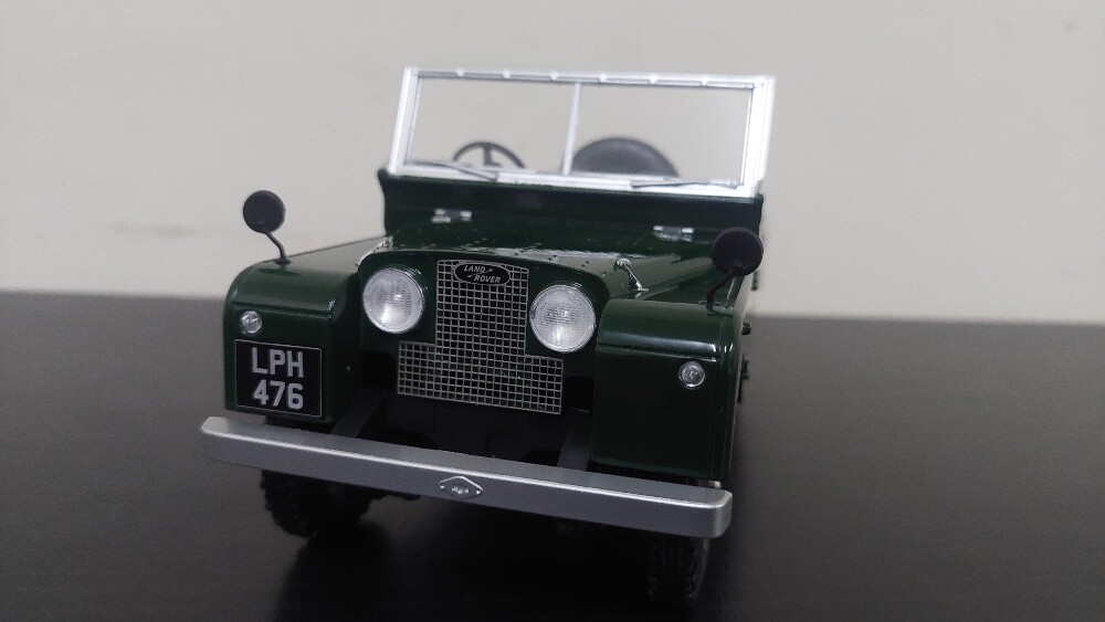 1:18 57 land rover model car - 1