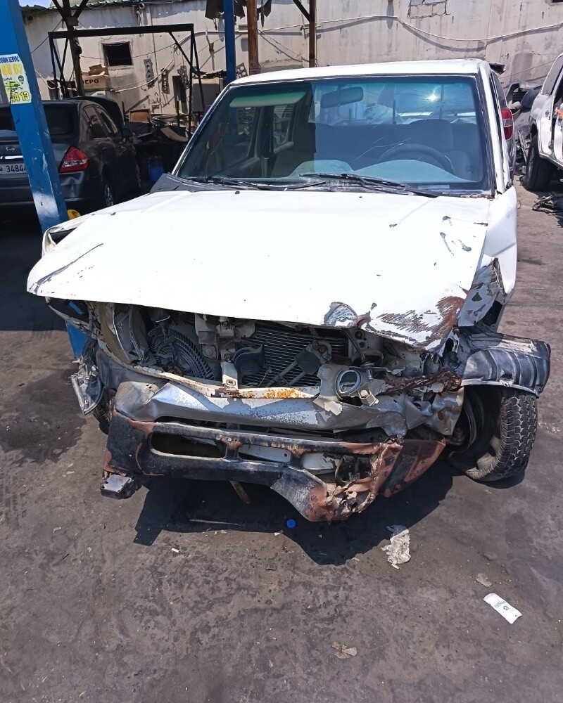 Nissan Pickup 2003 - 1