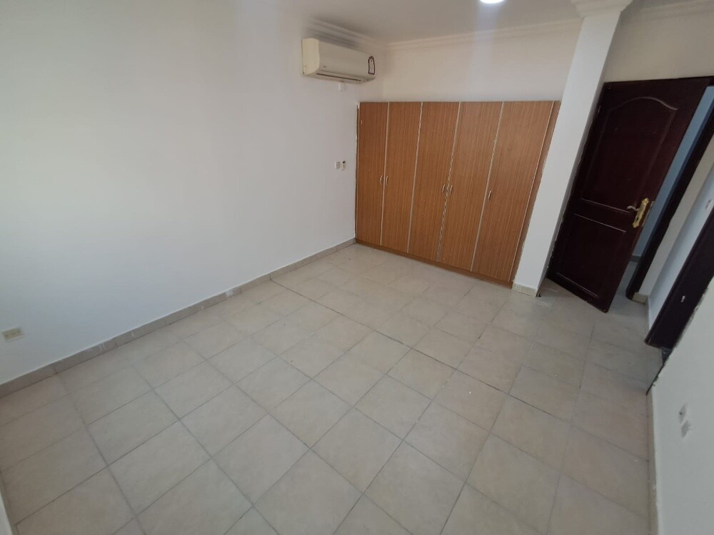 Spacious 2BHK Unfurnished, Alsad - 10