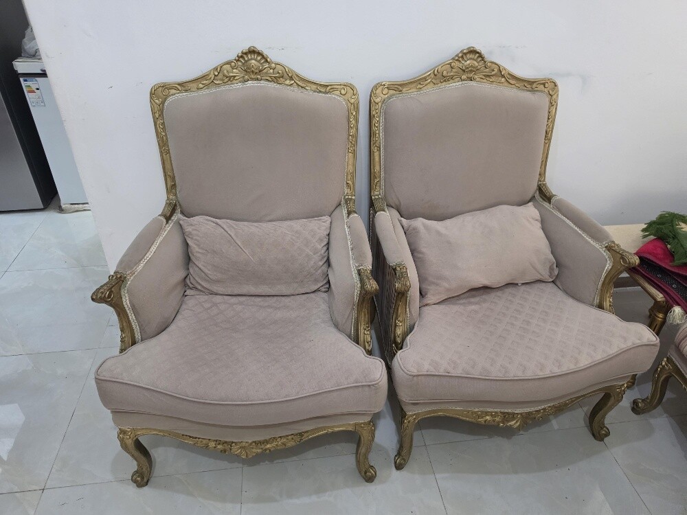 LIVING ROOM SEATING SET - 3