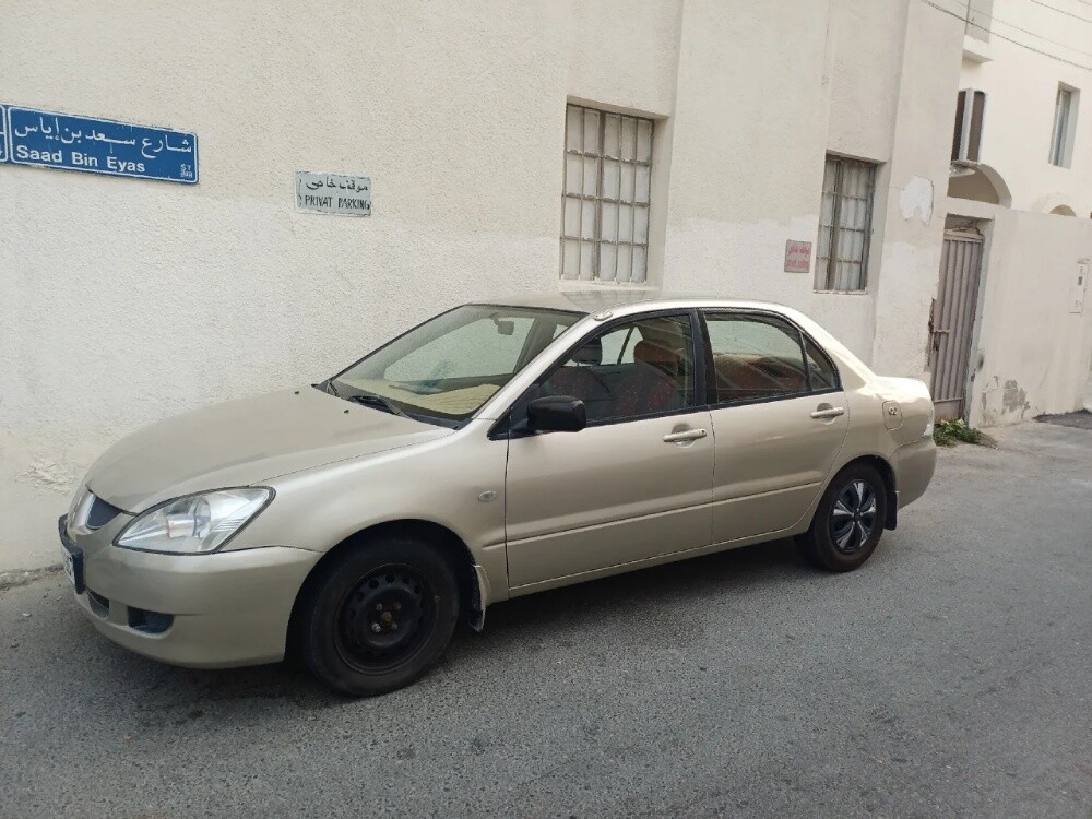 Mitsubishi lancer - 1