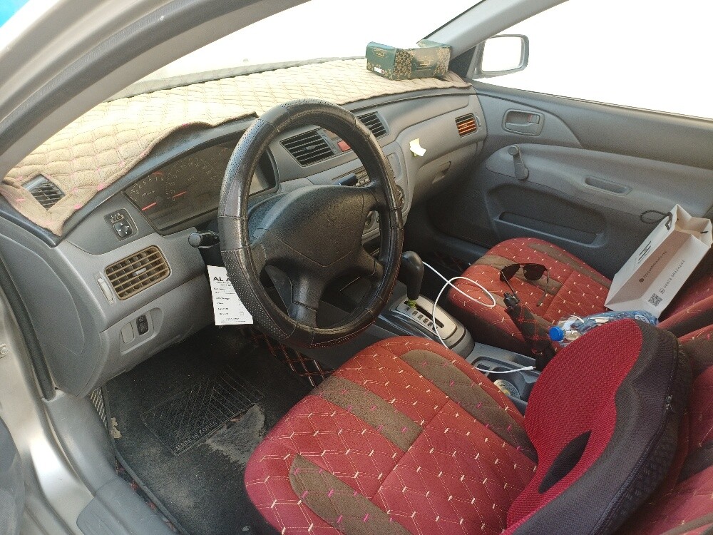 Mitsubishi lancer - 2