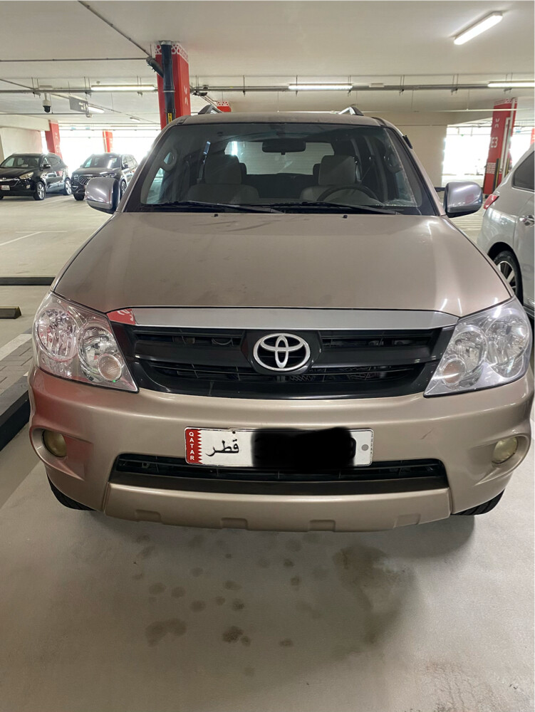 Fortuner 2006 for sale. 20,000Qr - 4